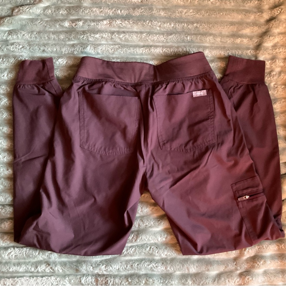 FIGS - Zamora Jogger & Single pocket top - XXSP/XXS